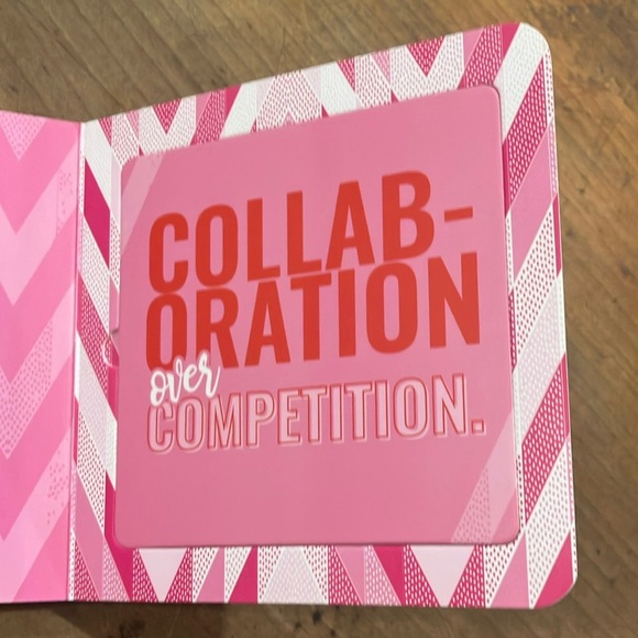 Pop-Out Coaster Book for the Boss Lady - Pink green and White - Picture 11 of 15